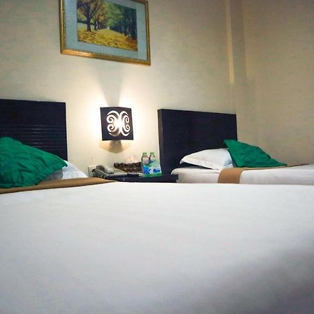 Helios Hotel Malang Exterior photo