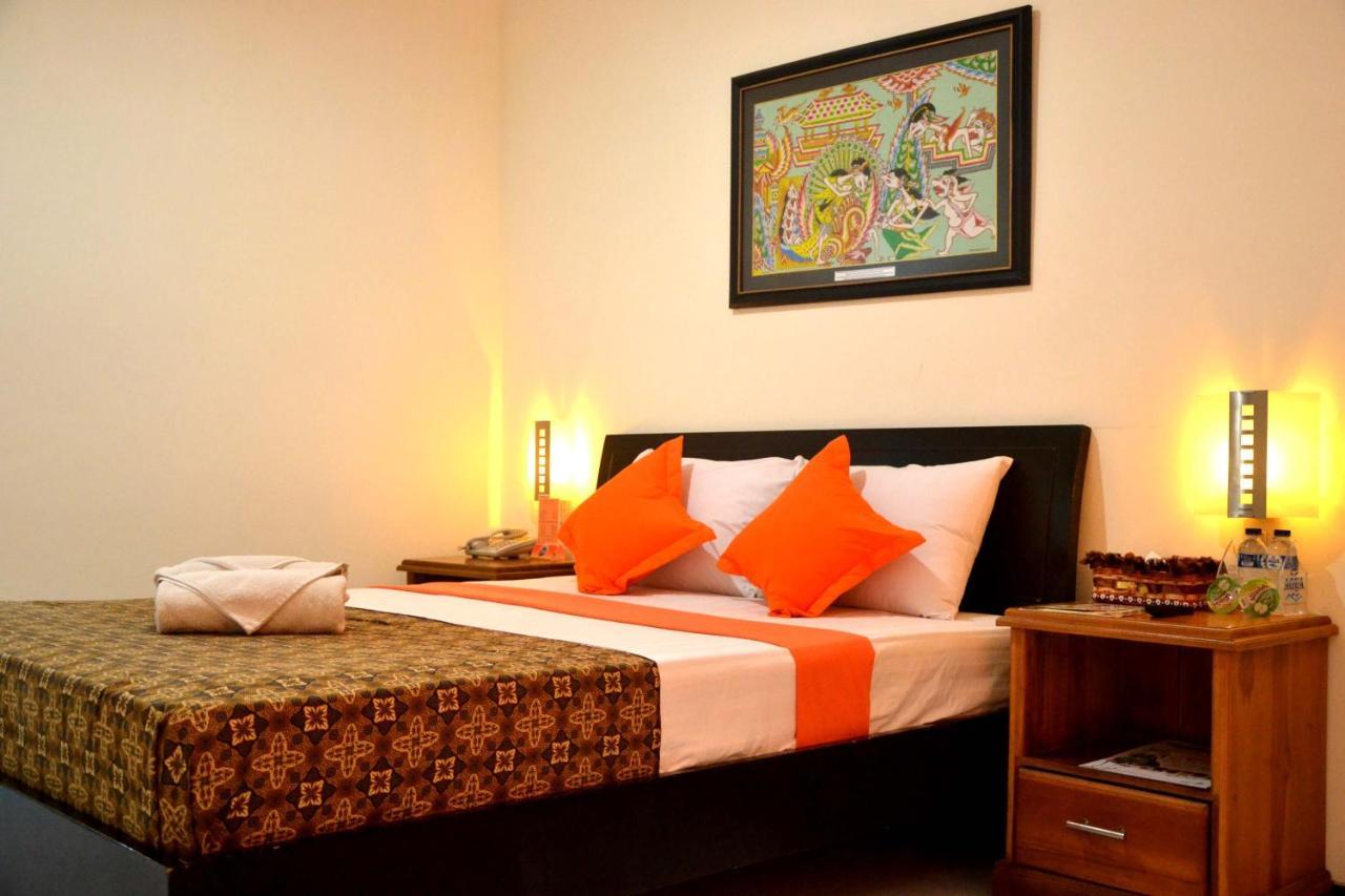 Helios Hotel Malang Exterior photo