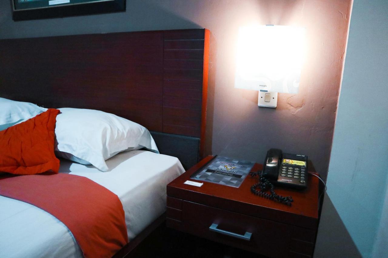 Helios Hotel Malang Exterior photo