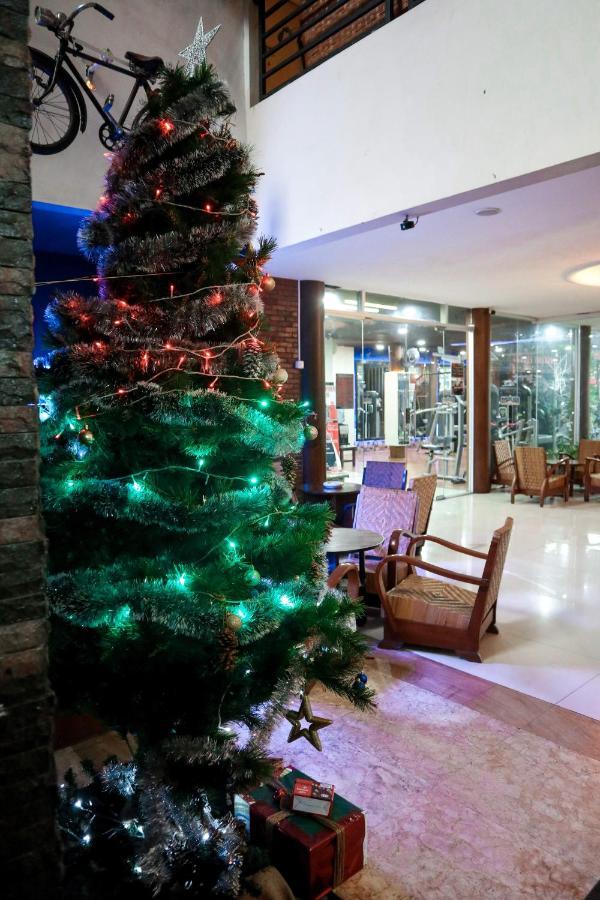Helios Hotel Malang Exterior photo