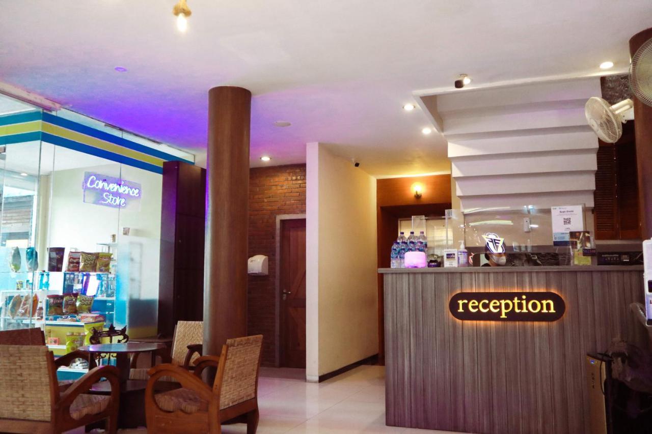 Helios Hotel Malang Exterior photo