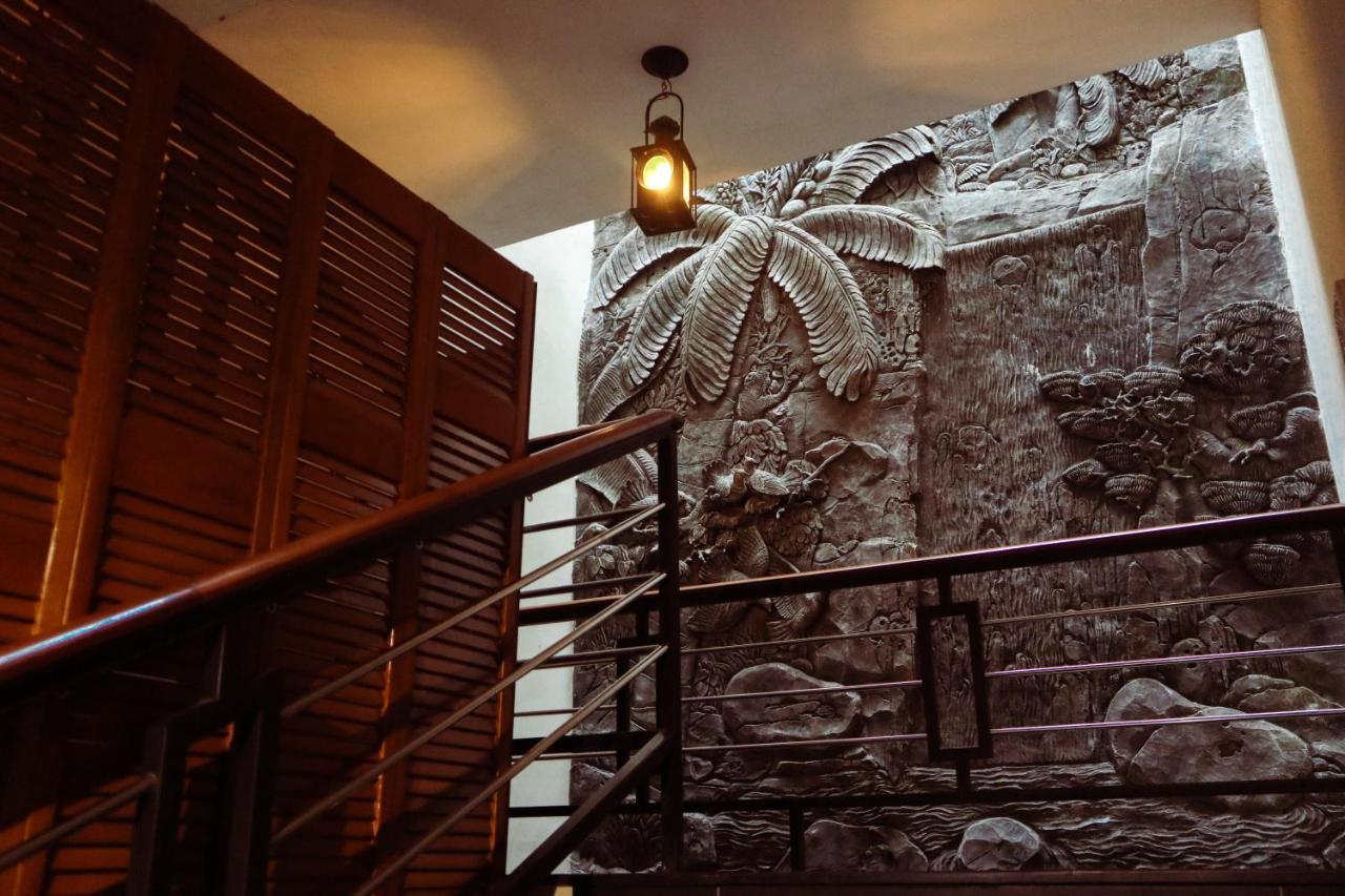 Helios Hotel Malang Exterior photo