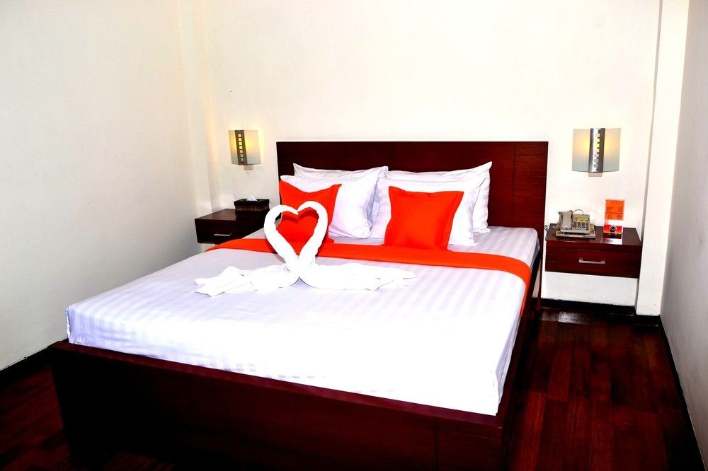 Helios Hotel Malang Exterior photo